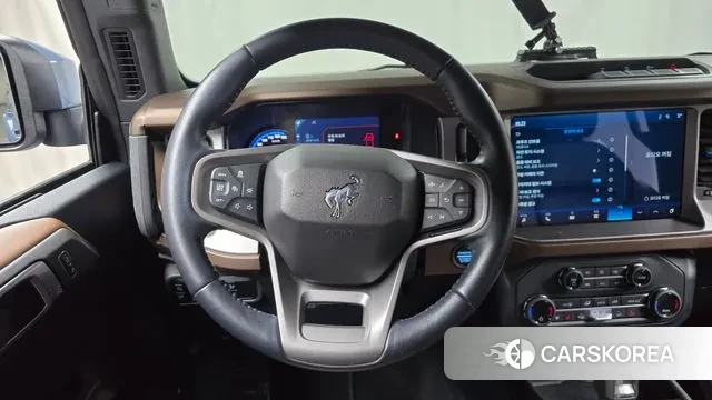 Ford Bronco 6th Generation 2023 Небесно-голубой из Кореи, фото 3