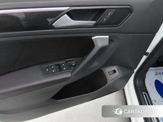 Volkswagen Tiguan second Generation 2022 Белый из Кореи, фото 3