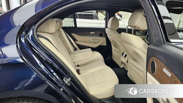 Mercedes-Benz E-Class W213 2022 Синий из Кореи, фото 3