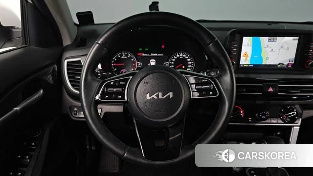 Kia Seltos 2022 Белый из Кореи, фото 3