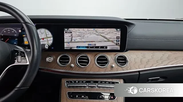 Mercedes-Benz E-Class W213 2022 Белый из Кореи, фото 3