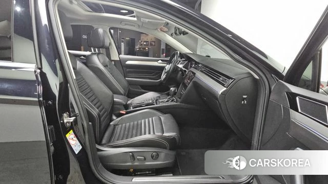 Volkswagen Passat GT (B8) 2022 Черный из Кореи, фото 3