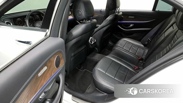 Mercedes-Benz E-Class W213 2021 Белый из Кореи, фото 3