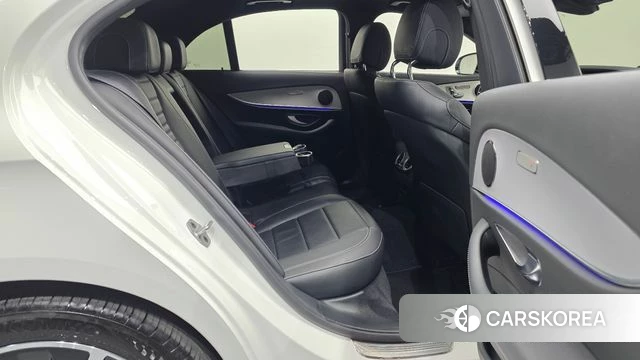 Mercedes-Benz E-Class W213 2021 Белый из Кореи, фото 3