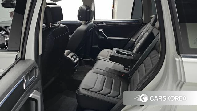 Volkswagen Tiguan second Generation 2024 Белый из Кореи, фото 3