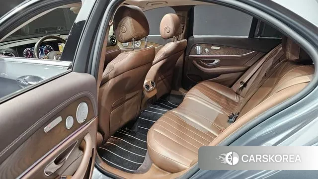 Mercedes-Benz E-Class W213 2018 Серый из Кореи, фото 3