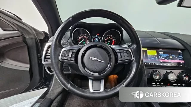 Jaguar F-TYPE 2018 Черный из Кореи, фото 3