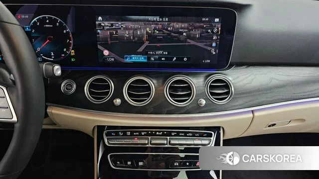 Mercedes-Benz E-Class W213 2022 Черный из Кореи, фото 3