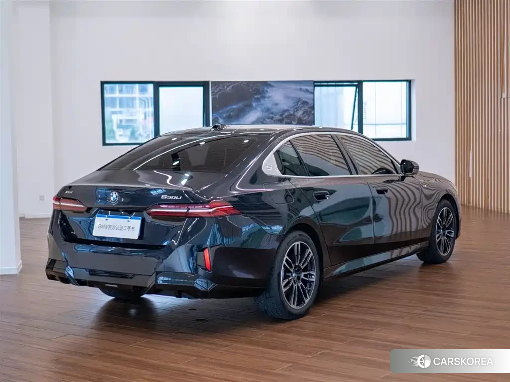 BMW 5 series 2024 Черный из Китая, фото 3