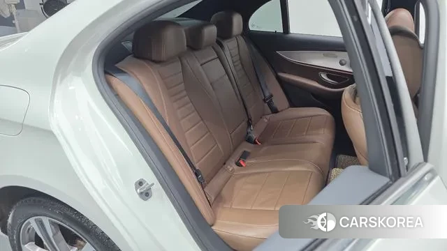 Mercedes-Benz E-Class W213 2021 Белый из Кореи, фото 3