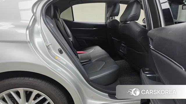 Toyota Camry (XV70) 2018 Серебряный из Кореи, фото 3