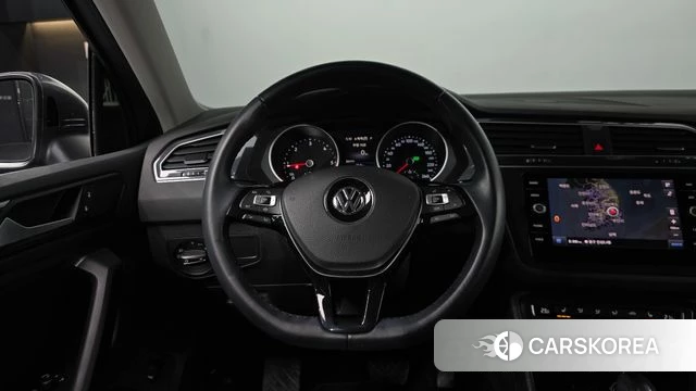 Volkswagen Tiguan second Generation 2020 Серый из Кореи, фото 3