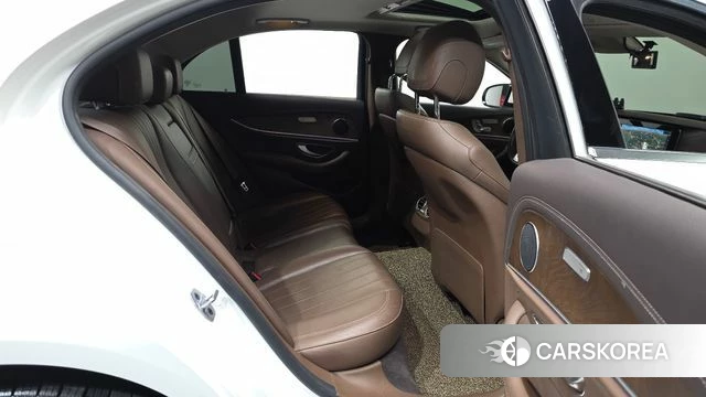 Mercedes-Benz E-Class W213 2019 Белый из Кореи, фото 3