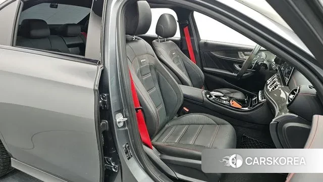 Mercedes-Benz E-Class W213 2018 Серебряный из Кореи, фото 3