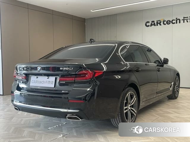 BMW 5 series 2021 Черный из Китая, фото 3