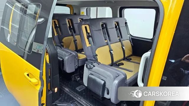 Hyundai Staria 2021 Желтый из Кореи, фото 3