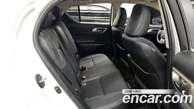 Lexus CT200h 2018 Белый из Кореи, фото 3