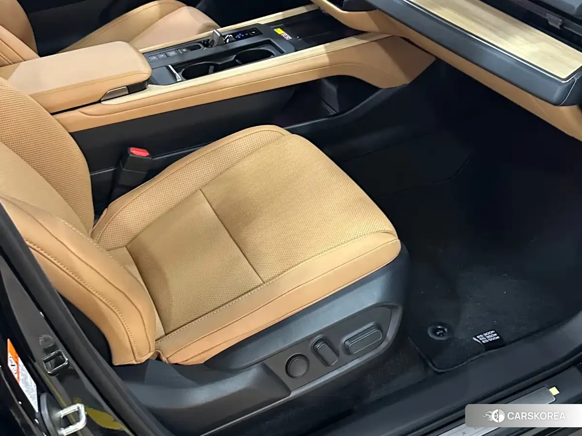 Lexus ES 2026 Черный из Китая, фото 3