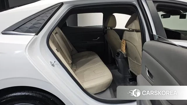 Hyundai The New Avante (CN7) 2024 Белый из Кореи, фото 3