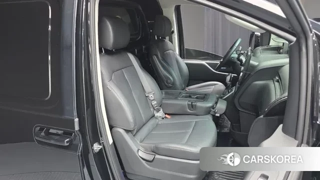 Hyundai Staria 2024 Черный из Кореи, фото 3