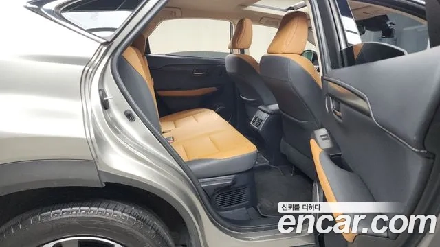 Lexus NX300h 2020 Песочный из Кореи, фото 3