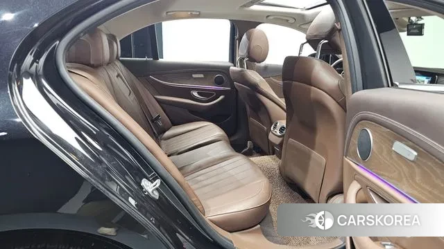 Mercedes-Benz E-Class W213 2018 Черный из Кореи, фото 3