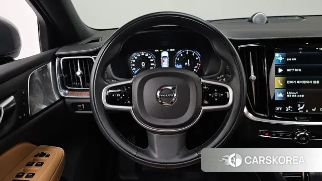 Volvo V60 Cross-Country 2nd Generation 2021 Серый из Кореи, фото 3