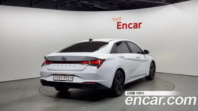 Hyundai Avante Hybrid (CN7) 2022 Белый из Кореи, фото 3