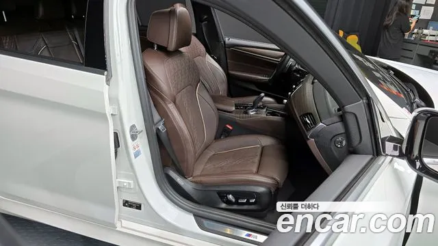 BMW 5 Series (G30) 2018 Белый из Кореи, фото 3