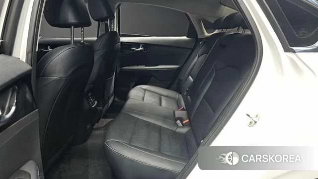 Kia The New K3 2nd generation 2022 Белый из Кореи, фото 3