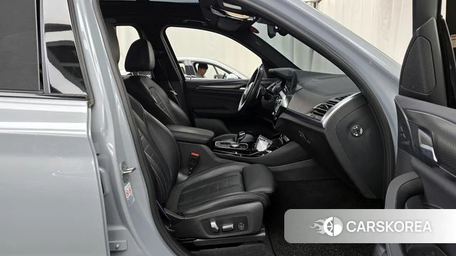 BMW X3 (G01) 2022 Серебристо-серый из Кореи, фото 3