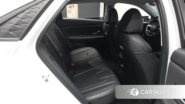 Hyundai The New Avante Hybrid (CN7) 2025 Белый из Кореи, фото 3