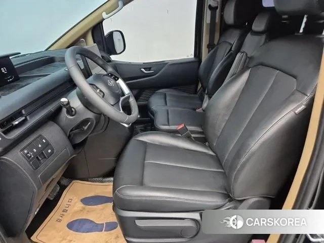 Hyundai Staria 2022 Черный из Кореи, фото 3