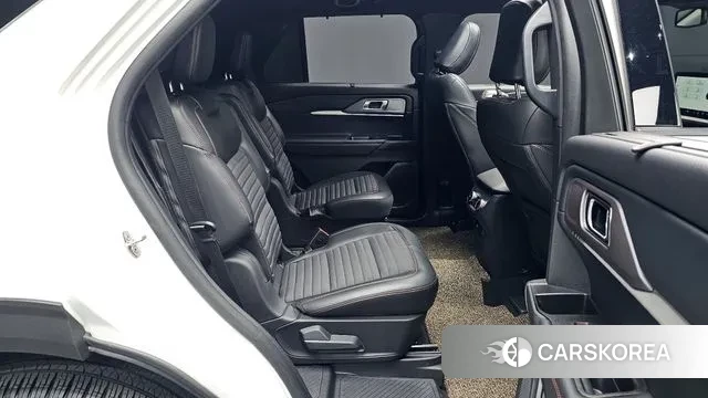 Ford Explorer 6th Generation 2025 Белый из Кореи, фото 3