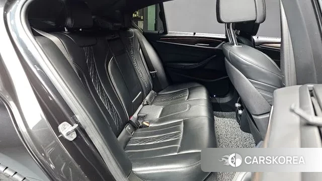 BMW 5 Series (G30) 2018 Серый из Кореи, фото 3