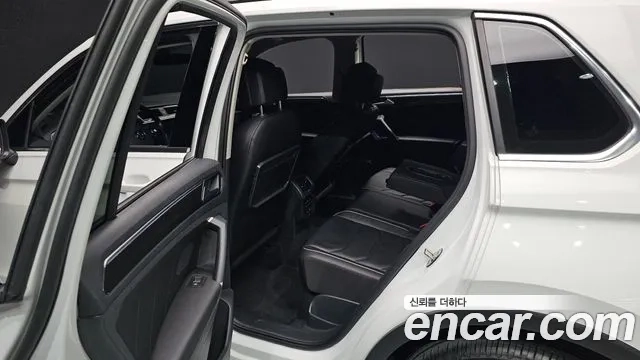 Volkswagen Tiguan second Generation 2018 Белый из Кореи, фото 3