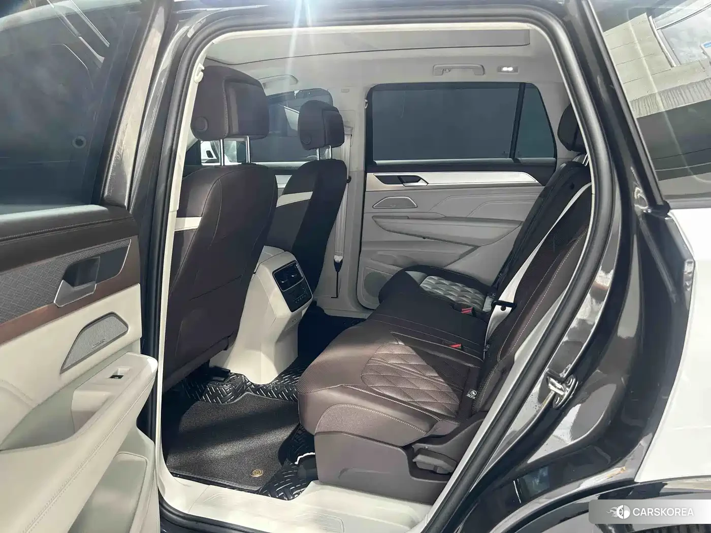 Volkswagen Tavendor 2025 Белый из Китая, фото 3