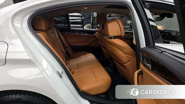 BMW 5 Series (G30) 2022 Белый из Кореи, фото 3