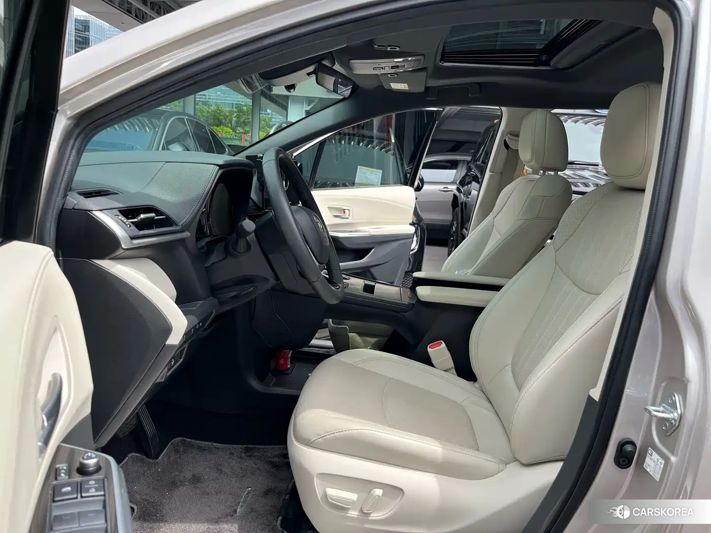 Toyota Sienna 2025 Champagne/brown из Китая, фото 3