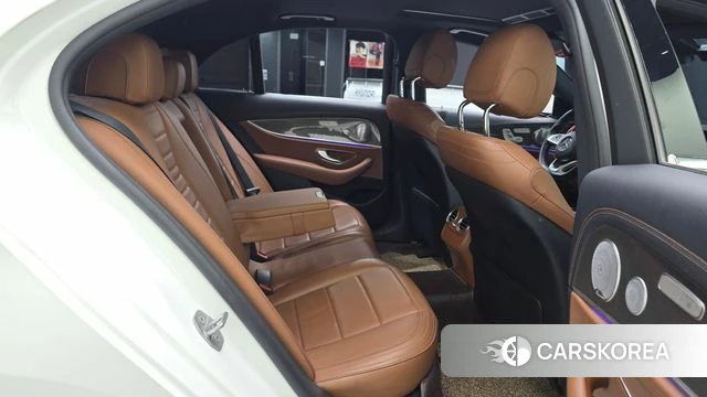 Mercedes-Benz E-Class W213 2018 Белый из Кореи, фото 3