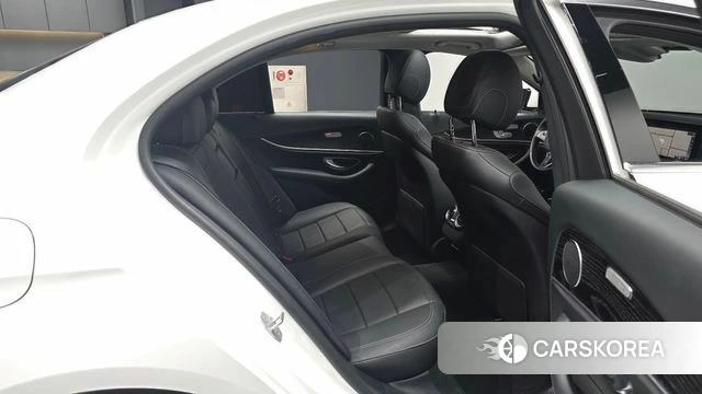 Mercedes-Benz E-Class W213 2018 Белый из Кореи, фото 3