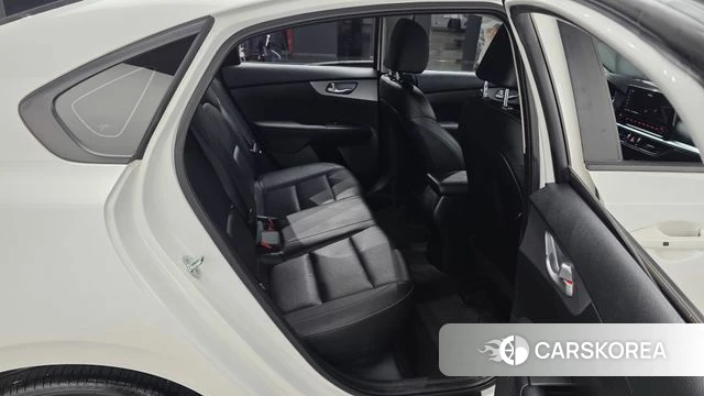 Kia The New K3 2nd generation 2022 Белый из Кореи, фото 3
