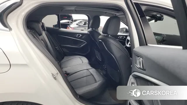 BMW 1 Series (F40) 2022 Белый из Кореи, фото 3