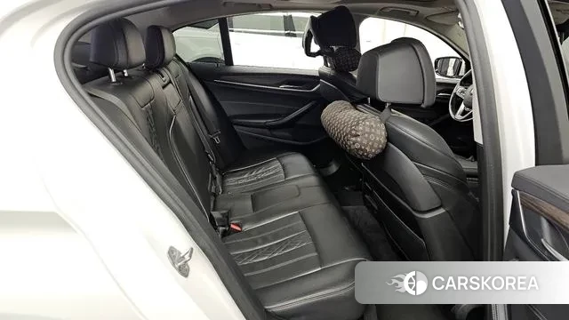 BMW 5 Series (G30) 2018 Белый из Кореи, фото 3