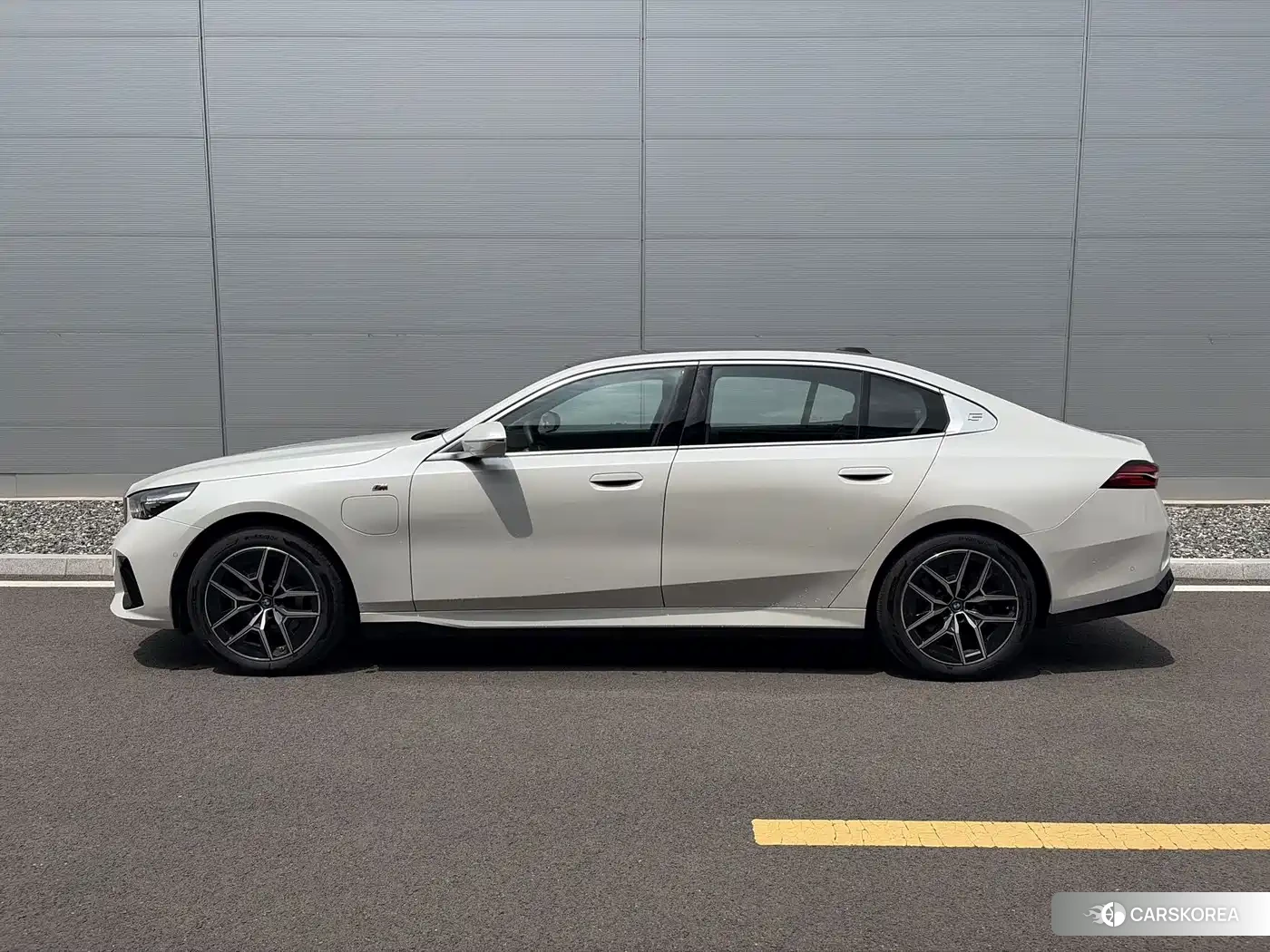 BMW i5 2025 Белый из Китая, фото 3