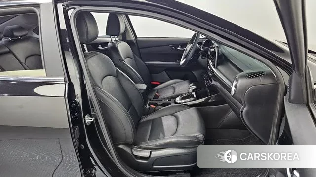 Kia The New K3 2nd generation 2022 Черный из Кореи, фото 3