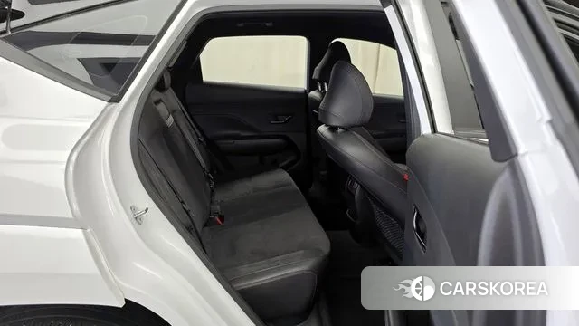 Hyundai Kona (SX2) 2023 Белый из Кореи, фото 3