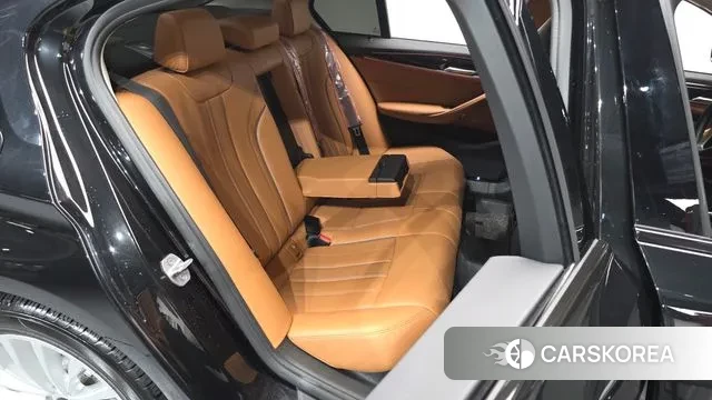 BMW 5 Series (G30) 2018 Черный из Кореи, фото 3