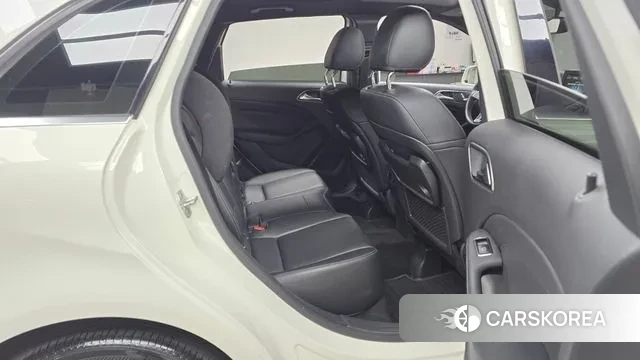 Mercedes-Benz B-Class W246 2018 Белый из Кореи, фото 3