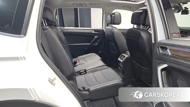 Volkswagen Tiguan Allspace 2022 Белый из Кореи, фото 3